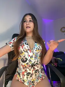 Snapshot of Aliss_rose chatting on 11/07/25, 01:27 Aliss rose online show from 11/07/25, 01:27