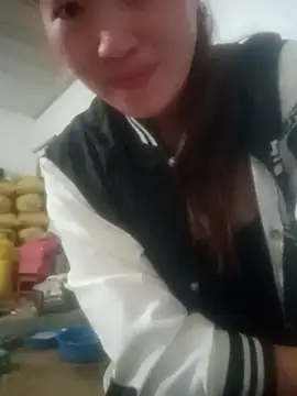 Snapshot of Myzak- chatting on 10/24/25, 10:50 Myzak- online show from 10/24/25, 10:50