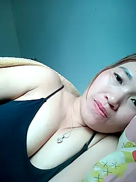 Snapshot of Myzak- chatting on 11/13/25, 05:28 Myzak- online show from 11/13/25, 05:28