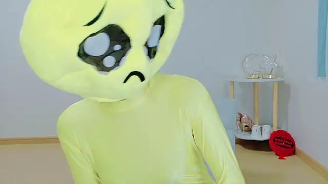 TSUKI circle online show from 11/14/25, 02:27