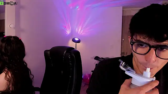 Snapshot of Mikeyvioleta_ chatting on 03/17/26, 10:51 Mikeyvioleta online show from 03/17/26, 10:51