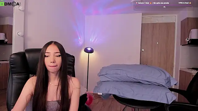 Snapshot of Mikeyvioleta_ chatting on 03/20/26, 09:52 Mikeyvioleta online show from 03/20/26, 09:52