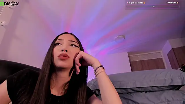 Snapshot of Mikeyvioleta_ chatting on 04/05/26, 01:47 Mikeyvioleta online show from 04/05/26, 01:47