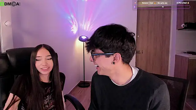 Snapshot of Mikeyvioleta_ chatting on 04/21/26, 01:53 Mikeyvioleta online show from 04/21/26, 01:53