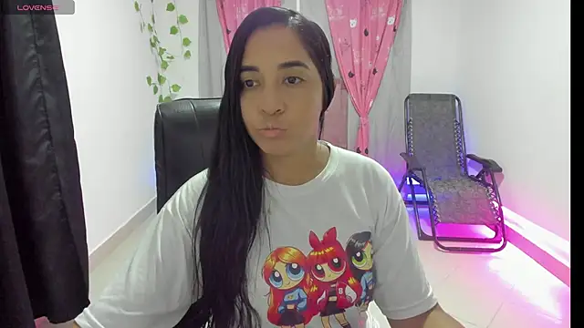 Snapshot of Kruela chatting on 04/17/26, 01:41 Kruela online show from 04/17/26, 01:41