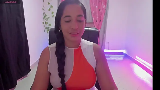 Snapshot of Kruela chatting on 04/27/26, 11:03 Kruela online show from 04/27/26, 11:03