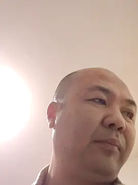 Snapshot of caige8888 chatting on 10/26/25, 12:33 caige8888 online show from 10/26/25, 12:33