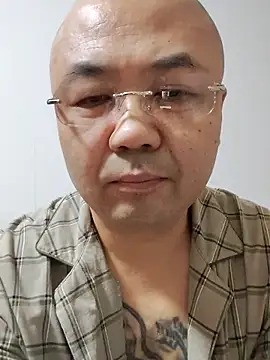 Snapshot of caige8888 chatting on 11/13/25, 09:30 caige8888 online show from 11/13/25, 09:30