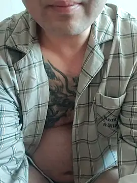 Snapshot of caige8888 chatting on 12/17/25, 01:44 caige8888 online show from 12/17/25, 01:44