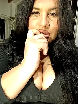 Snapshot of Sexylips200 chatting on 11/14/25, 06:23 Sexylips200 online show from 11/14/25, 06:23