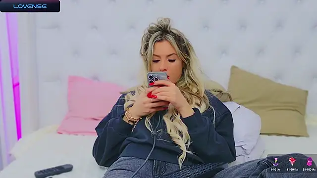 Snapshot of AriannaSins chatting on 01/04/25, 07:55 AriannaSins online show from 01/04/25, 07:55