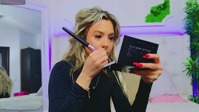 Snapshot of AriannaSins chatting on 01/07/25, 01:14 AriannaSins online show from 01/07/25, 01:14