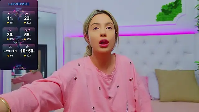 Snapshot of AriannaSins chatting on 01/13/25, 01:17 AriannaSins online show from 01/13/25, 01:17