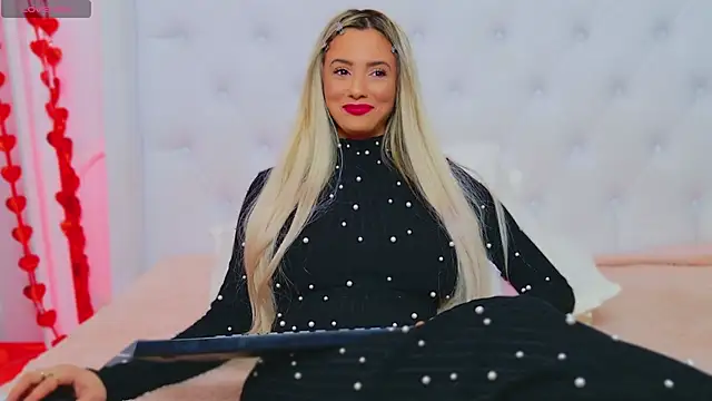 Snapshot of AriannaSins chatting on 02/07/25, 04:24 AriannaSins online show from 02/07/25, 04:24