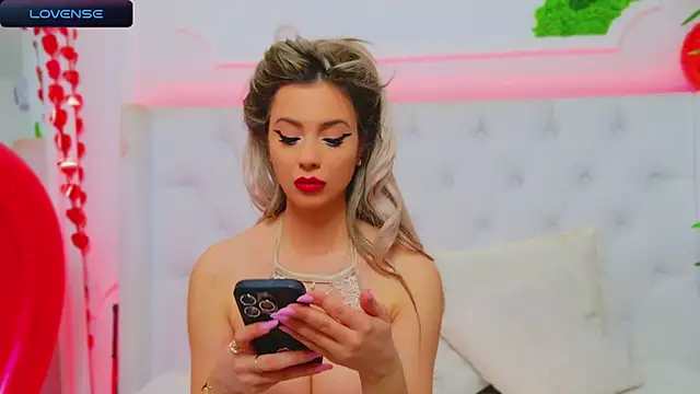 Snapshot of AriannaSins chatting on 02/14/25, 07:44 AriannaSins online show from 02/14/25, 07:44