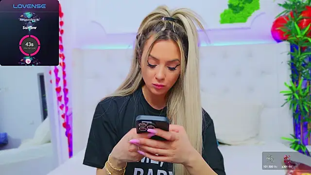 Snapshot of AriannaSins chatting on 02/19/25, 07:59 AriannaSins online show from 02/19/25, 07:59