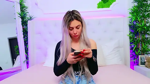 AriannaSins online show from 12/05/25, 01:31