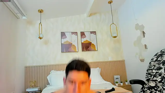 Valentino ceratii online show from 10/21/25, 06:36