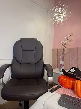 Valentino ceratii online show from 10/25/25, 04:53