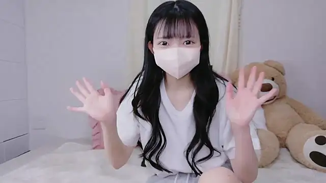 Snapshot of Mirai_oO16Oo chatting on 10/20/25, 07:31 Mirai oO16Oo online show from 10/20/25, 07:31