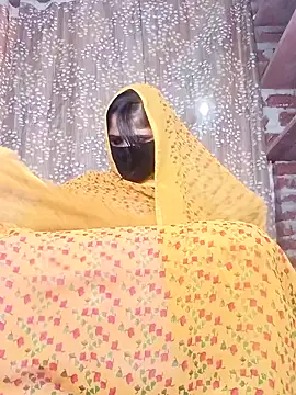 Snapshot of Rajni_chauhan chatting on 11/19/25, 04:12 Rajni chauhan online show from 11/19/25, 04:12