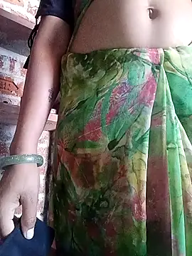 Snapshot of Rajni_chauhan chatting on 03/10/26, 06:40 Rajni chauhan online show from 03/10/26, 06:40