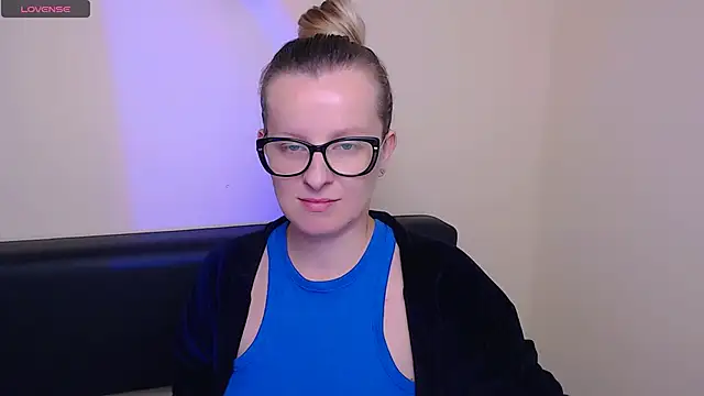 AllaLeomz online show from 10/16/25, 06:58