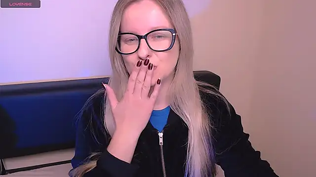 AllaLeomz online show from 10/23/25, 06:45