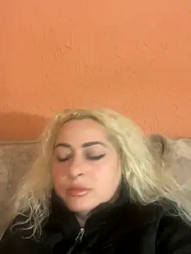 LunaStar3355 online show from 10/25/25, 06:57