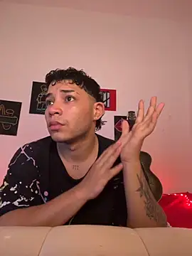 Snapshot of Yeyei77 chatting on 11/12/25, 05:19 Yeyei77 online show from 11/12/25, 05:19