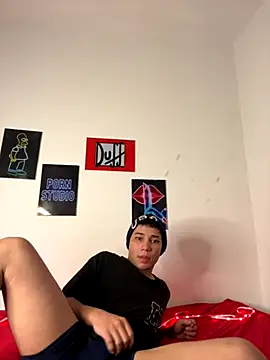 Snapshot of Yeyei77 chatting on 11/22/25, 08:13 Yeyei77 online show from 11/22/25, 08:13