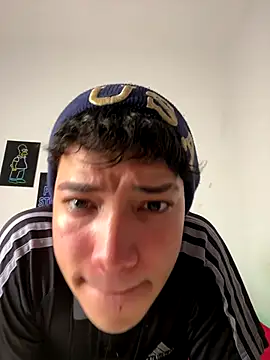 Snapshot of Yeyei77 chatting on 12/18/25, 05:57 Yeyei77 online show from 12/18/25, 05:57