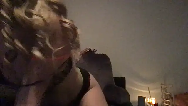 Snapshot of wet_alleycat chatting on 05/15/26, 06:42 wet alleycat online show from 05/15/26, 06:42