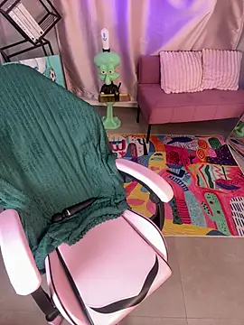 Snapshot of cold_blondie chatting on 07/11/26, 05:32 cold blondie online show from 07/11/26, 05:32