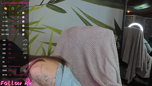 honeybuns lizzy online show from 11/14/25, 12:09