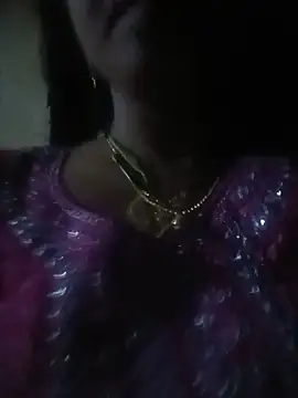 Snapshot of diksha--s chatting on 05/31/26, 06:04 diksha--s online show from 05/31/26, 06:04