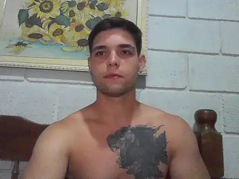 Snapshot of Zure-xxx chatting on 03/31/26, 02:02 Zure-xxx online show from 03/31/26, 02:02