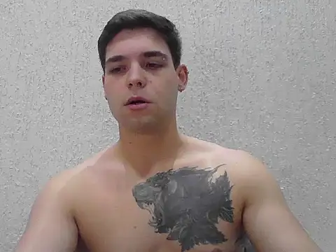 Snapshot of Zure-xxx chatting on 04/16/26, 12:22 Zure-xxx online show from 04/16/26, 12:22