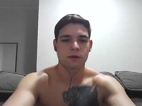 Snapshot of Zure-xxx chatting on 04/21/26, 12:23 Zure-xxx online show from 04/21/26, 12:23