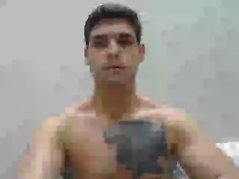 Snapshot of Zure-xxx chatting on 04/22/26, 12:02 Zure-xxx online show from 04/22/26, 12:02