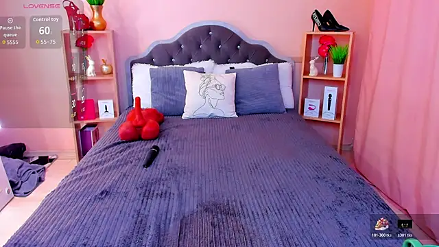 Snapshot of ChloeBrut chatting on 12/01/25, 12:04 ChloeBrut online show from 12/01/25, 12:04