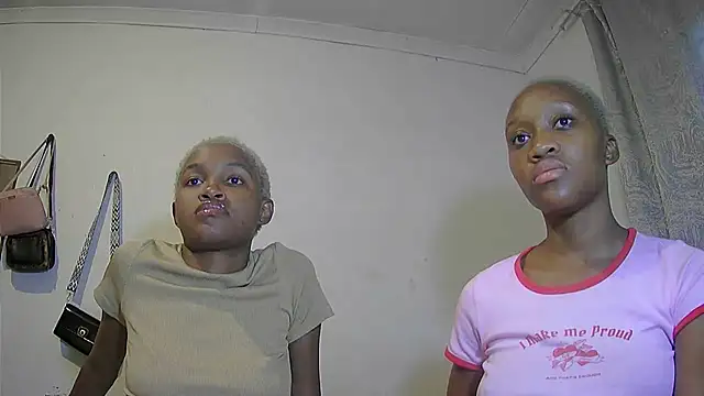 DoubleSpreadXX online show from 02/19/26, 04:30