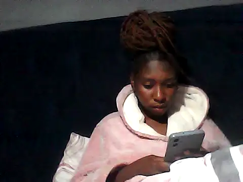 Snapshot of sexysmalldaily04 chatting on 10/17/25, 08:11 sexysmalldaily04 online show from 10/17/25, 08:11