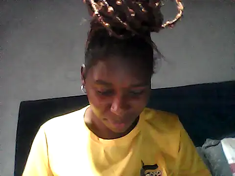 Snapshot of sexysmalldaily04 chatting on 10/18/25, 01:45 sexysmalldaily04 online show from 10/18/25, 01:45