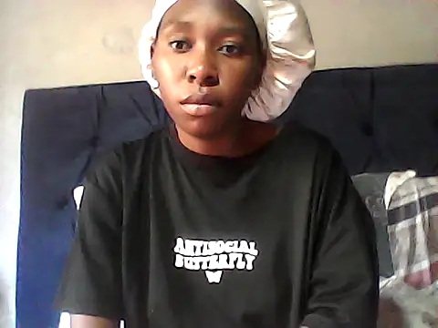 Snapshot of sexysmalldaily04 chatting on 10/21/25, 09:43 sexysmalldaily04 online show from 10/21/25, 09:43