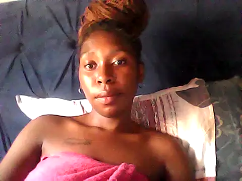 Snapshot of sexysmalldaily04 chatting on 10/24/25, 11:39 sexysmalldaily04 online show from 10/24/25, 11:39