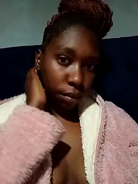 Snapshot of sexysmalldaily04 chatting on 10/31/25, 12:11 sexysmalldaily04 online show from 10/31/25, 12:11