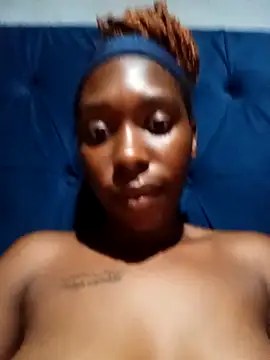 Snapshot of sexysmalldaily04 chatting on 11/10/25, 05:45 sexysmalldaily04 online show from 11/10/25, 05:45