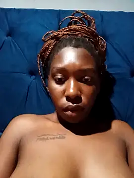 Snapshot of sexysmalldaily04 chatting on 11/12/25, 01:06 sexysmalldaily04 online show from 11/12/25, 01:06