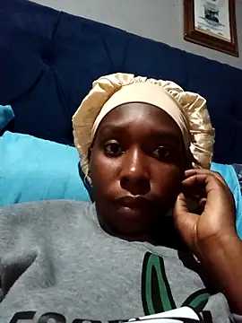 Snapshot of sexysmalldaily04 chatting on 12/14/25, 01:16 sexysmalldaily04 online show from 12/14/25, 01:16